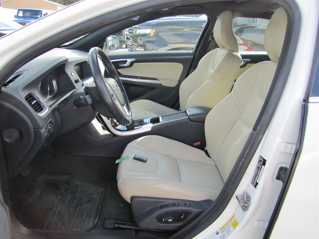 Volvo V60 photo 5