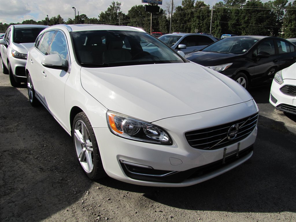Volvo V60 photo 2
