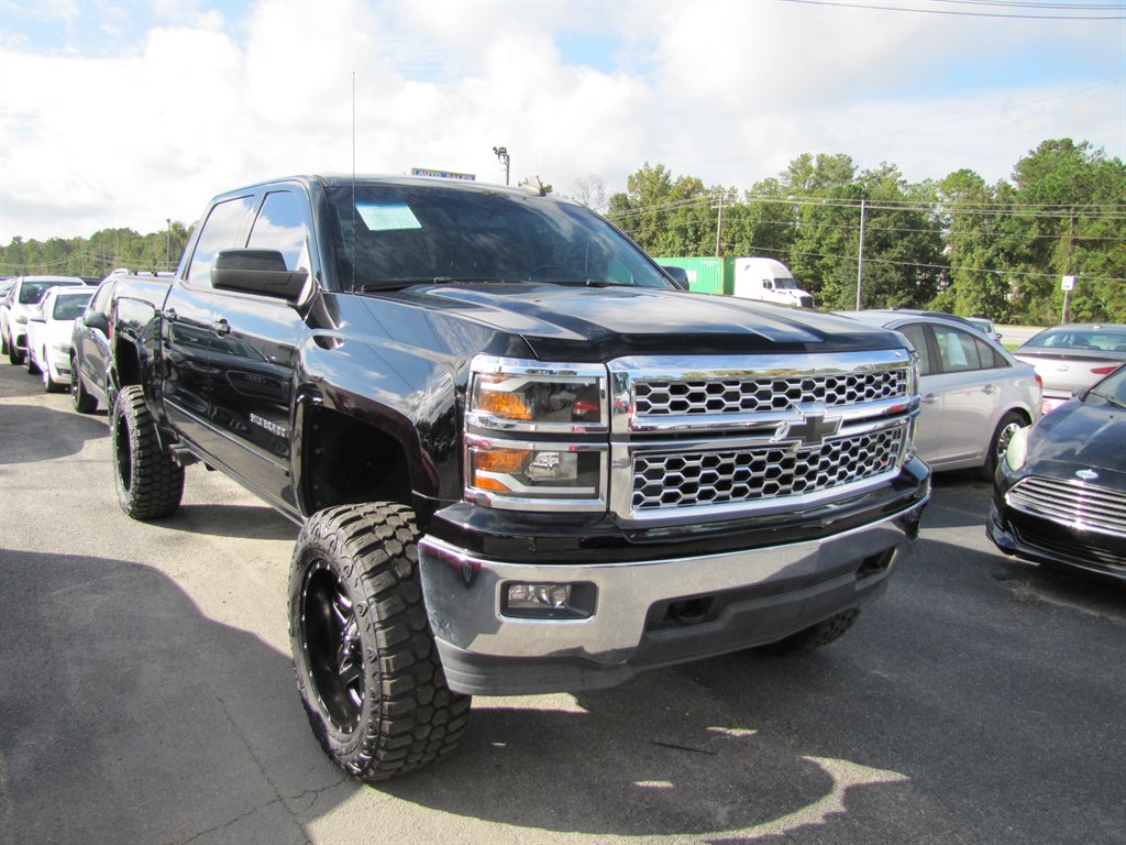 Chevrolet Silverado photo 3