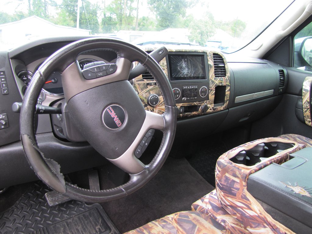 GMC Sierra photo 10