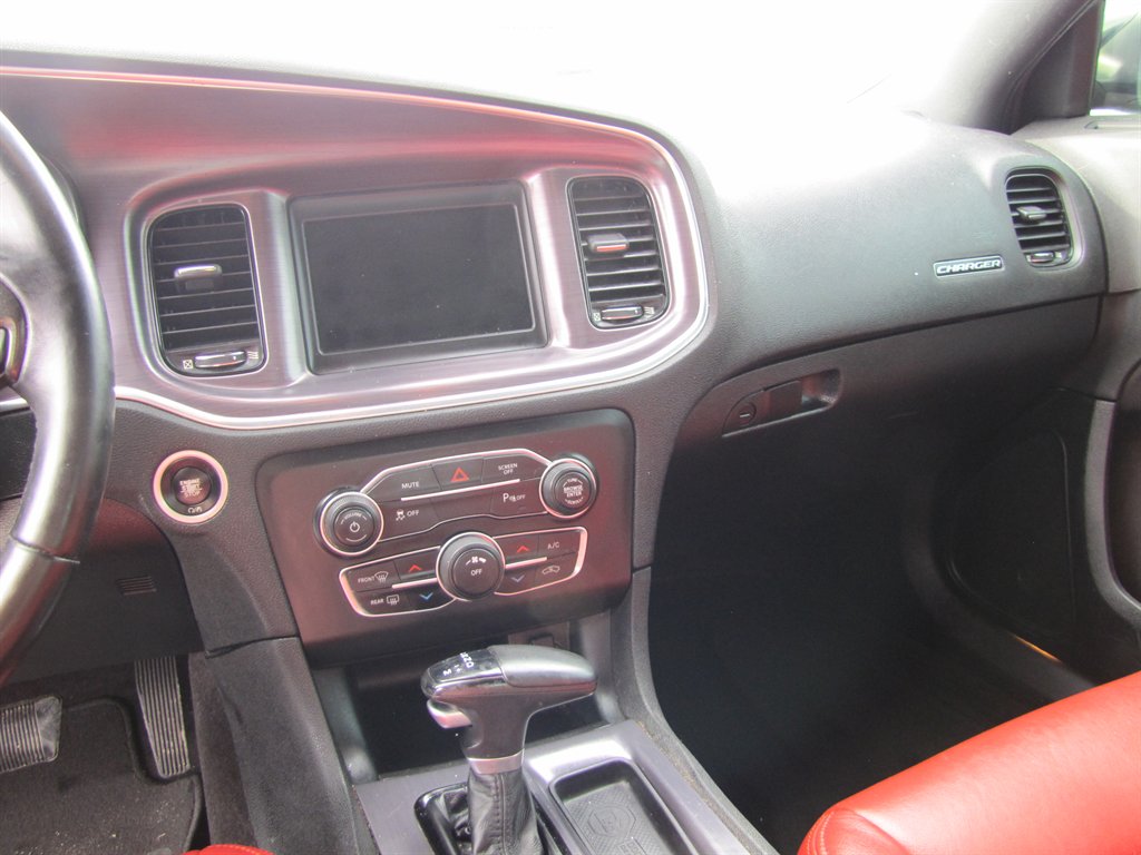 Dodge Charger photo 12