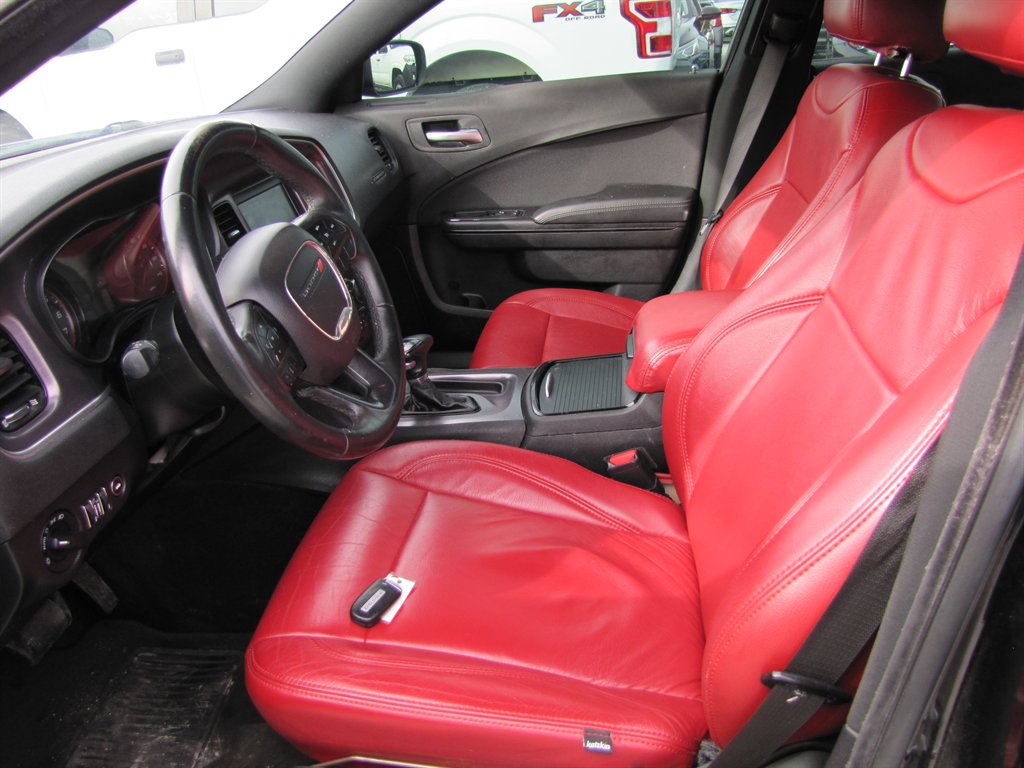 Dodge Charger photo 11
