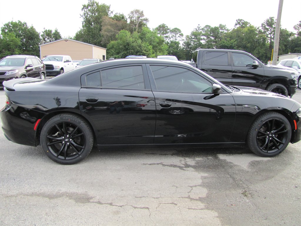 Dodge Charger photo 4