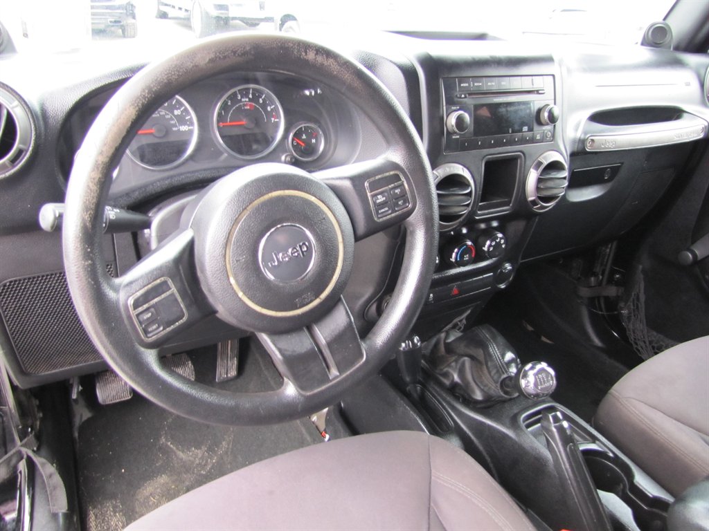 Jeep Wrangler photo 9