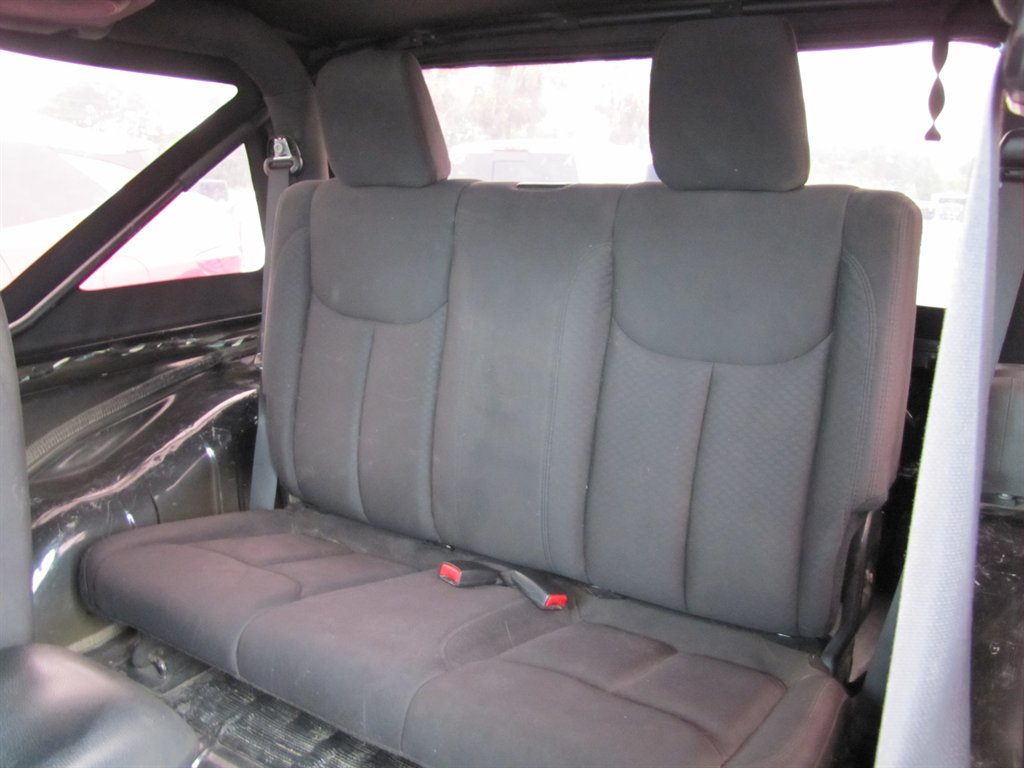 Jeep Wrangler photo 8