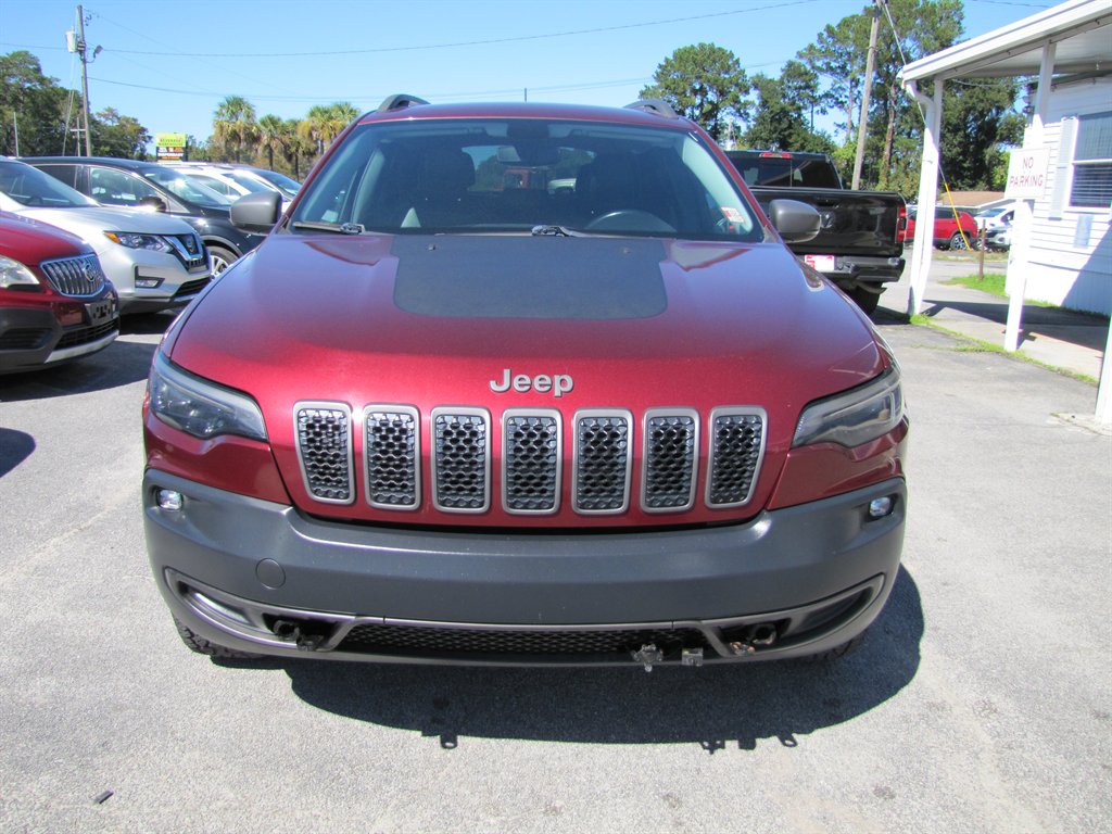 Jeep Cherokee photo 2
