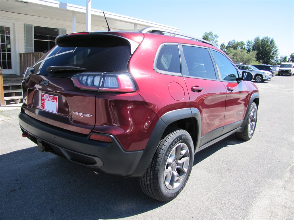 Jeep Cherokee photo 4