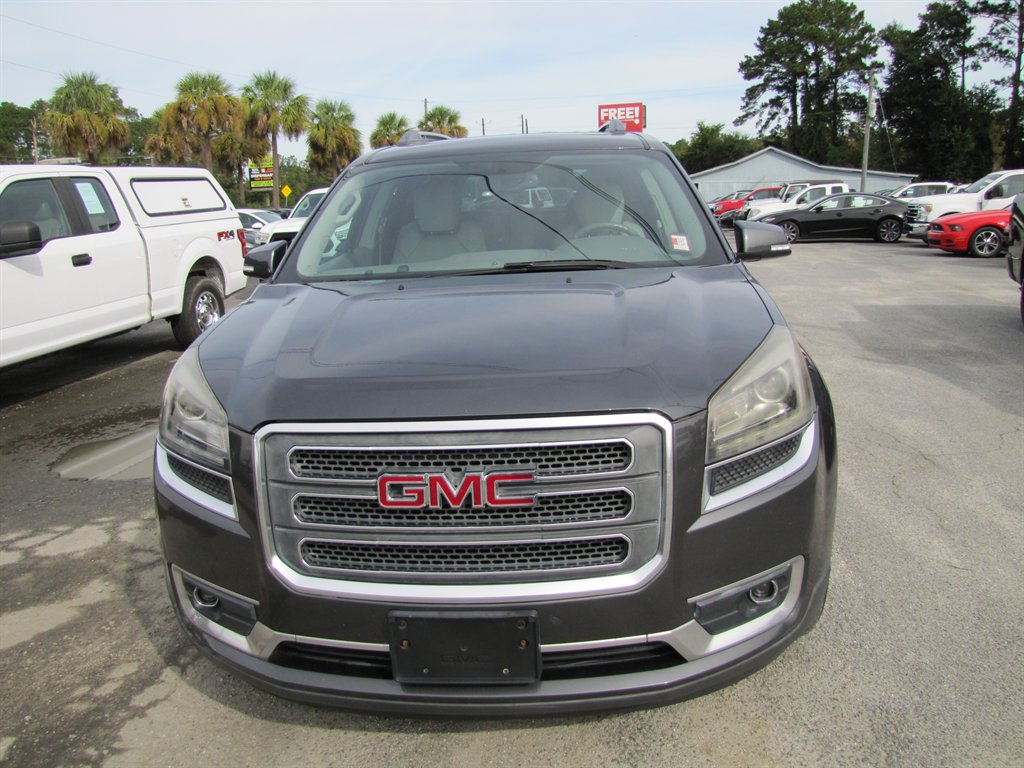 GMC Acadia photo 2