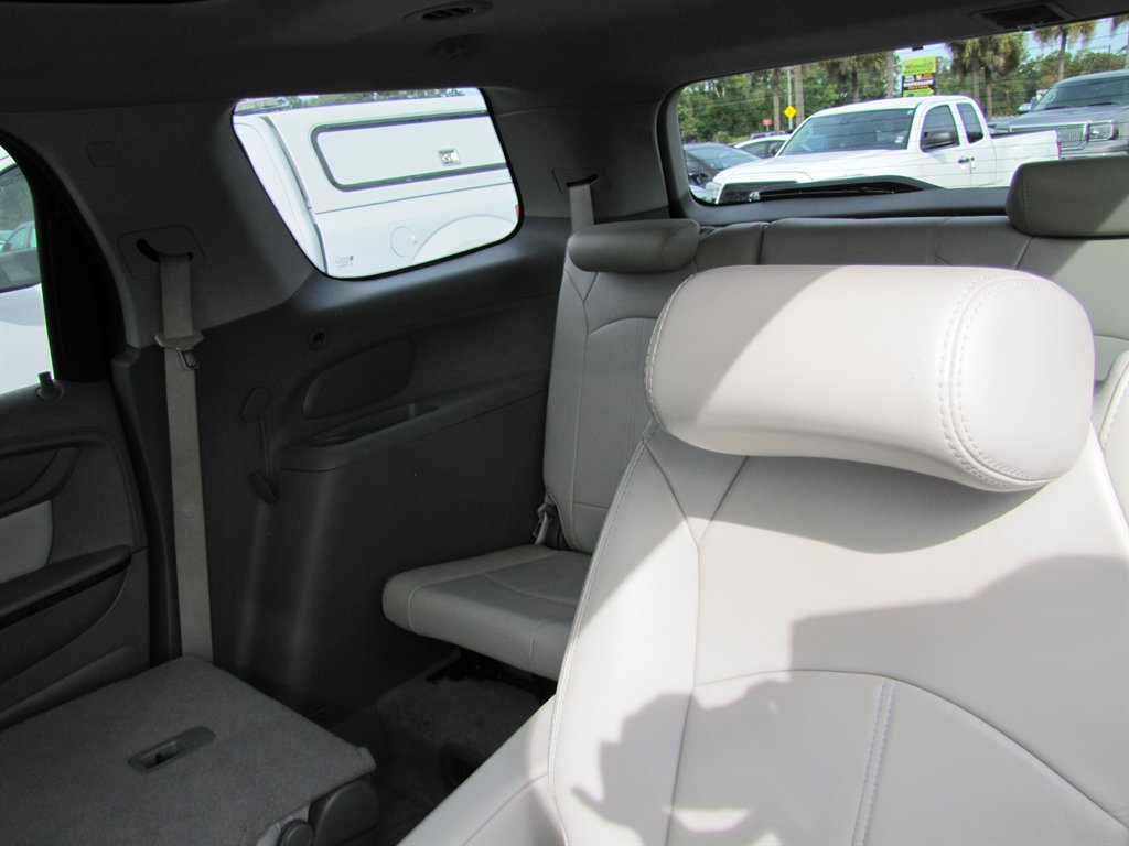 GMC Acadia photo 8