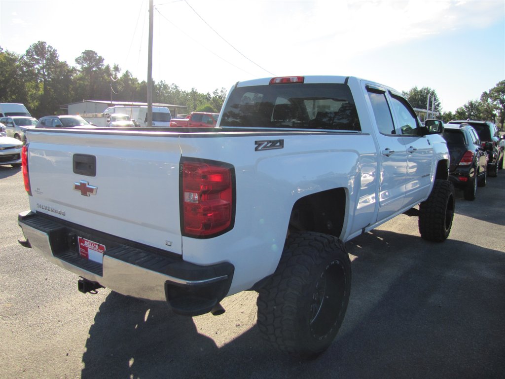 Chevrolet Silverado photo 4