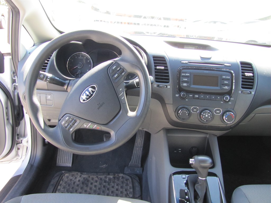 Kia Forte photo 9