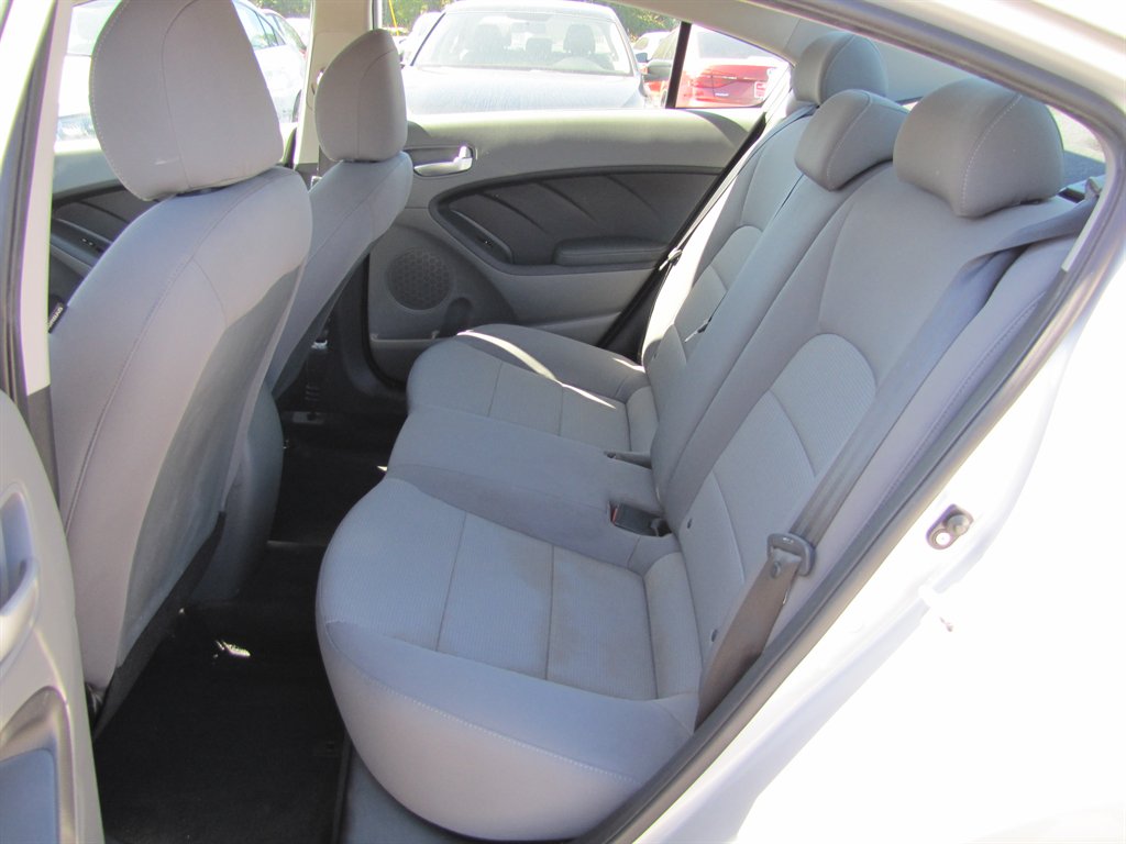 Kia Forte photo 8