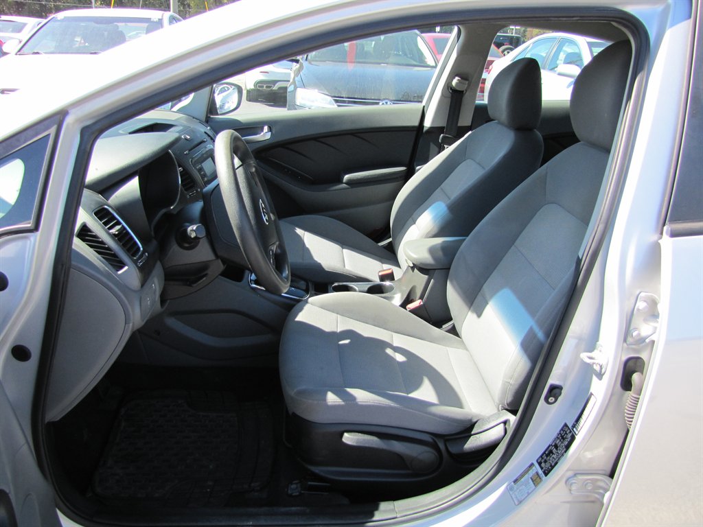 Kia Forte photo 7