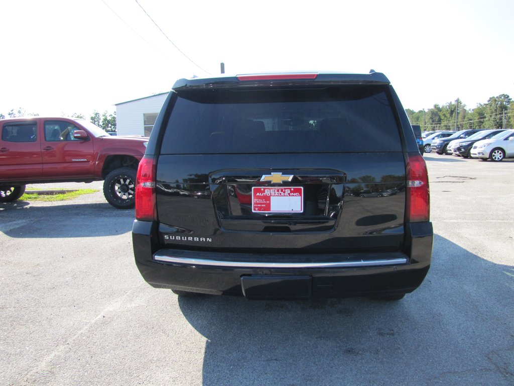 Chevrolet Suburban photo 6