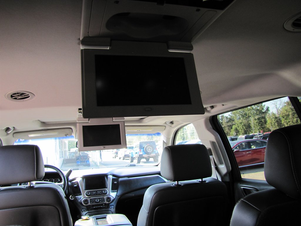 Chevrolet Suburban photo 12