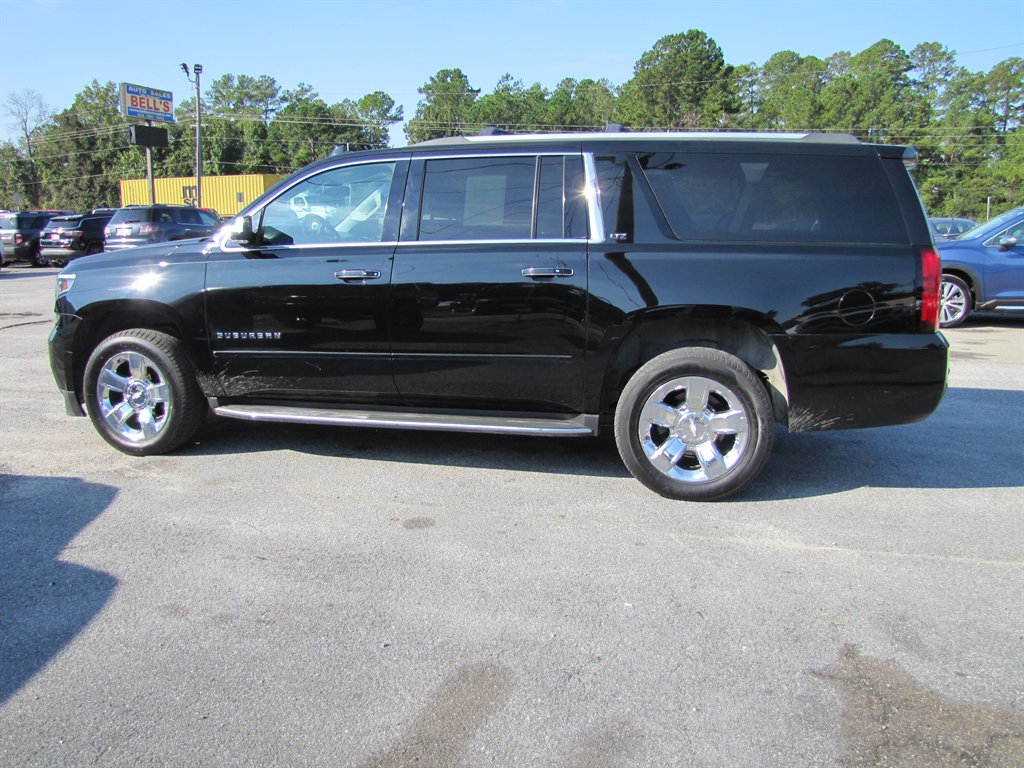 Chevrolet Suburban photo 8