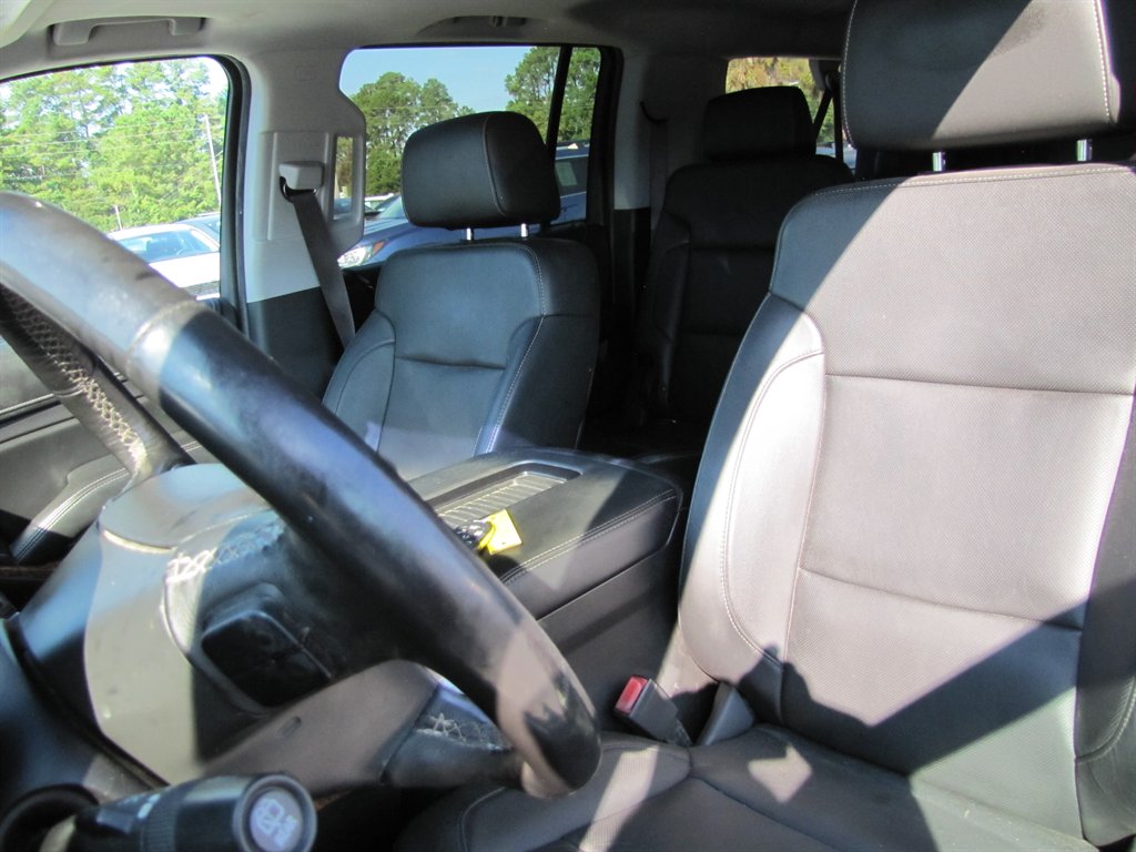Chevrolet Suburban photo 16