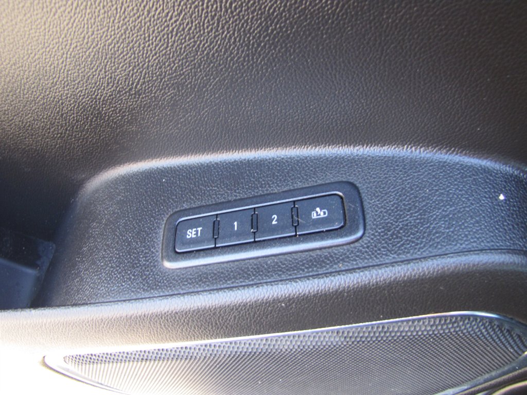 Chevrolet Suburban photo 20