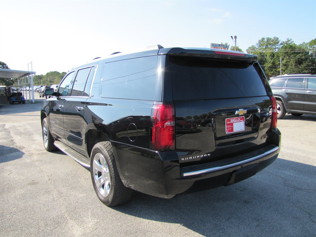 Chevrolet Suburban photo 7