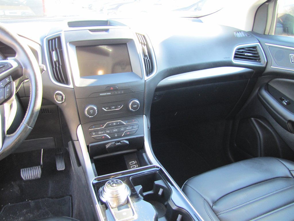Ford Edge photo 12