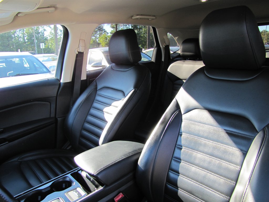 Ford Edge photo 11