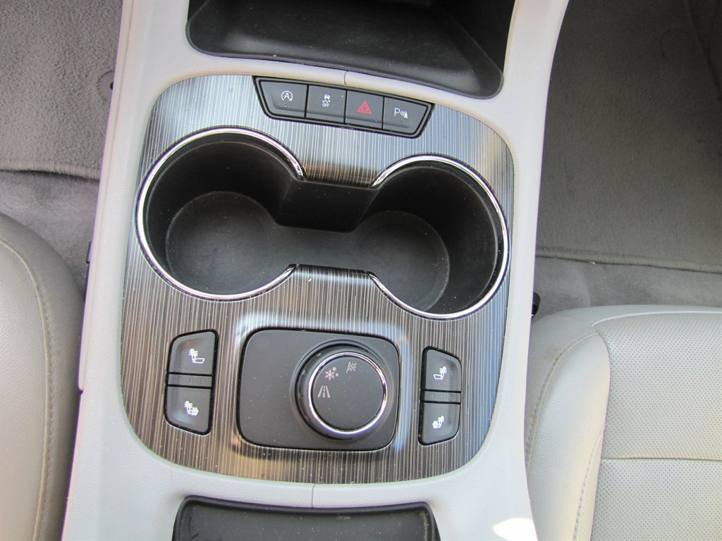 GMC Acadia photo 18