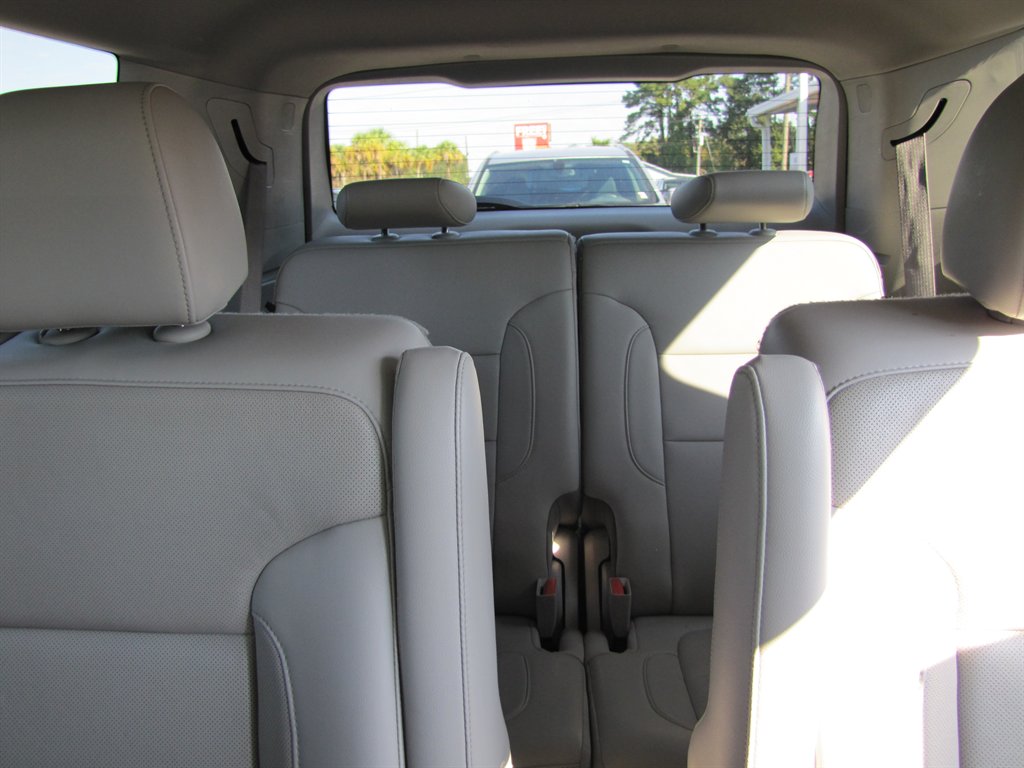GMC Acadia photo 10