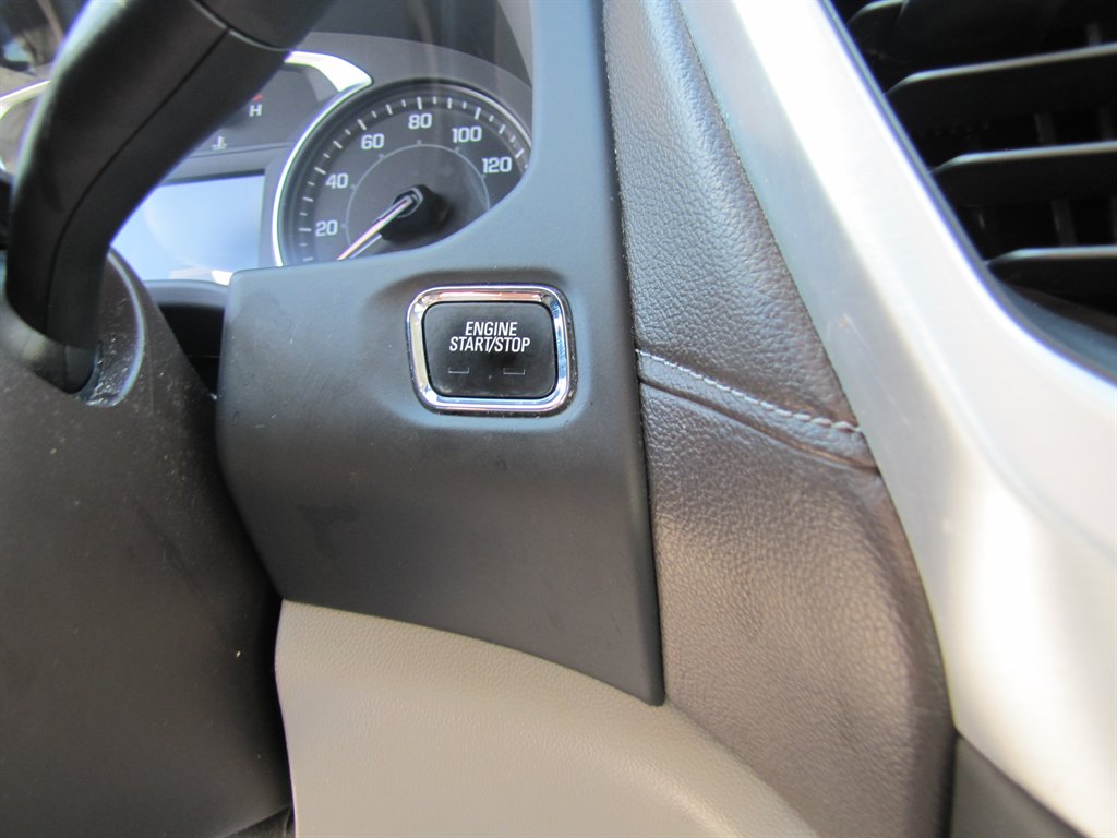 GMC Acadia photo 16