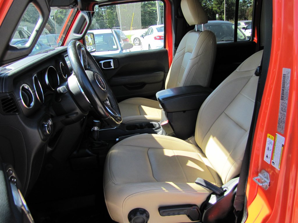 Jeep Wrangler photo 7