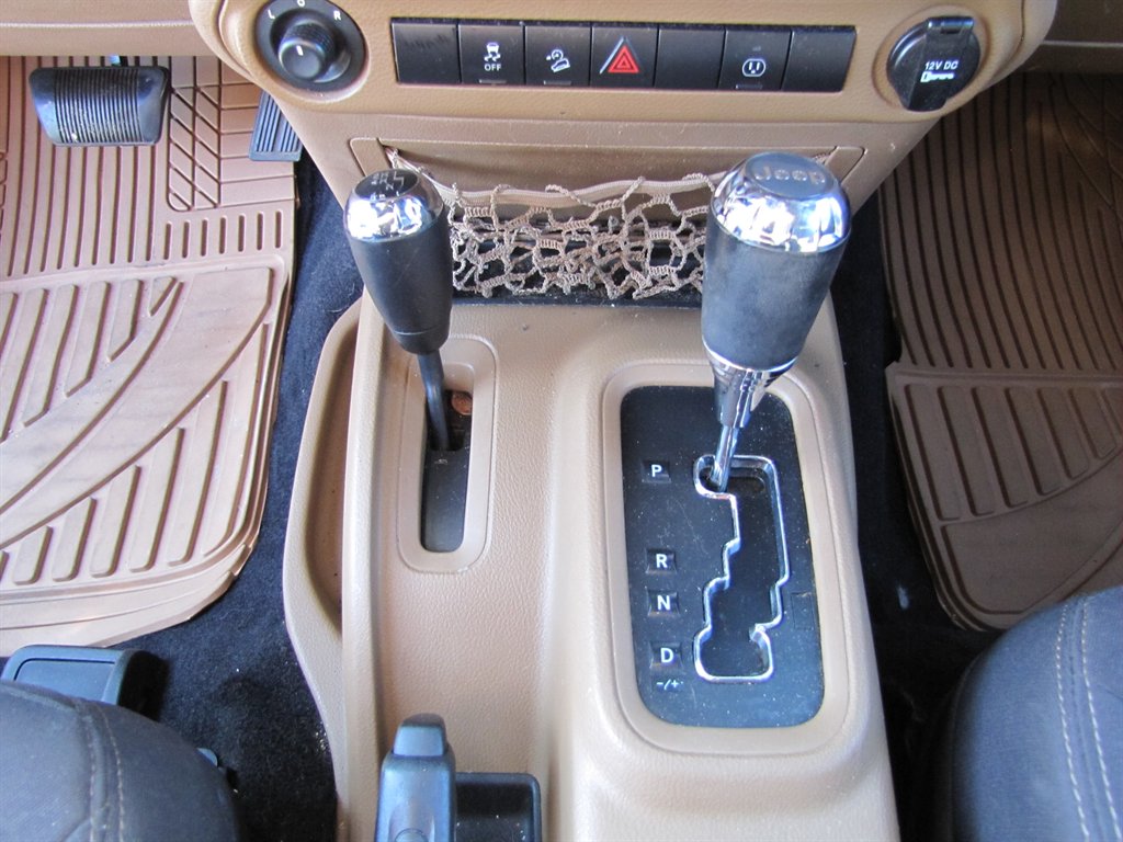 Jeep Wrangler photo 14