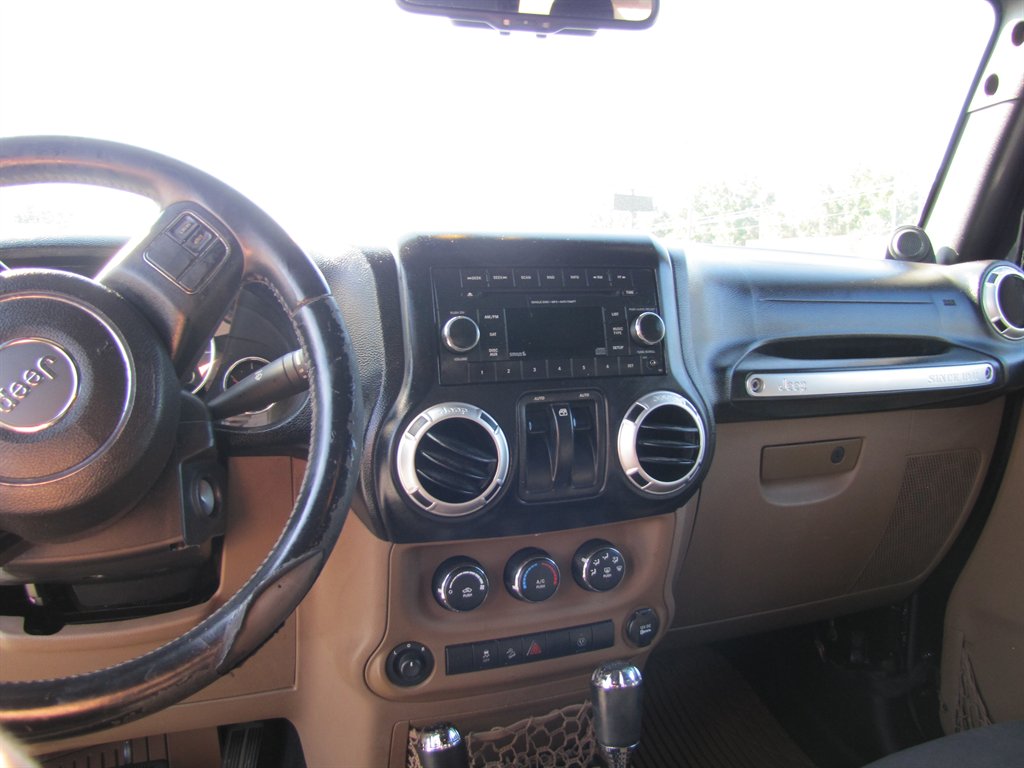 Jeep Wrangler photo 13